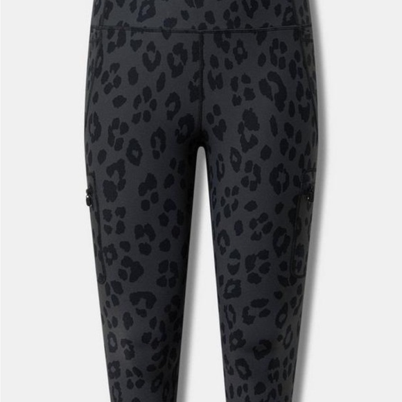 Torrid capri leggings - Picture 14 of 15